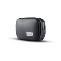 Maße & Gewicht/Das Dopp kit bemisst 5 x 15 x 24 cm (2 x 5.9 x 9.4 in) und wiegt 250g (8.8 oz)