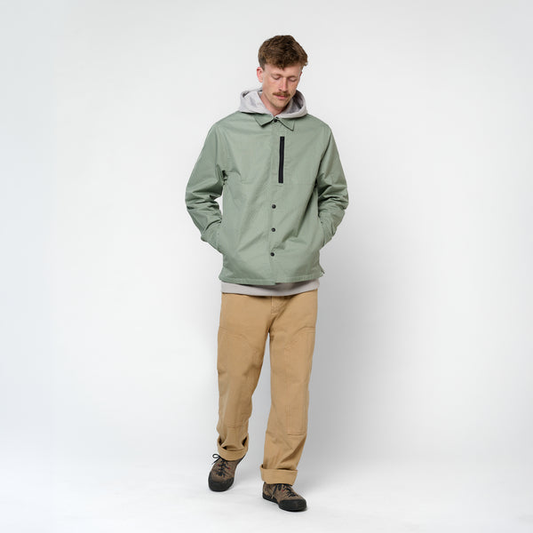 Louis ist 1,87m  [6.1ft] und trägt Größe M/L