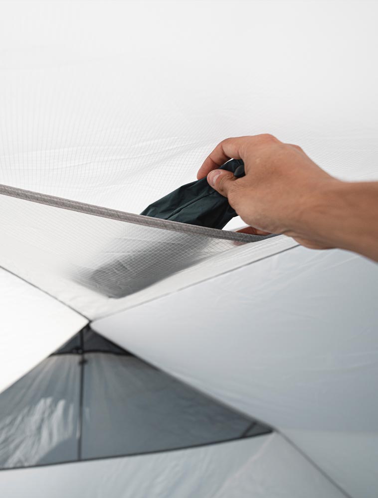 Überkopf-Ablage/+ Viele seitliche Fächer zum Verstauen