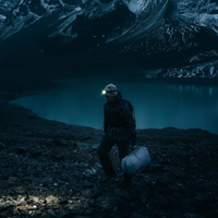 Kommt im komprimierbaren Packsack/+ Einem zusätzlichen Aufbewahrungsbeutel.