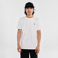 /Bao ist 1,79m (5'9'') und trägt Größe M