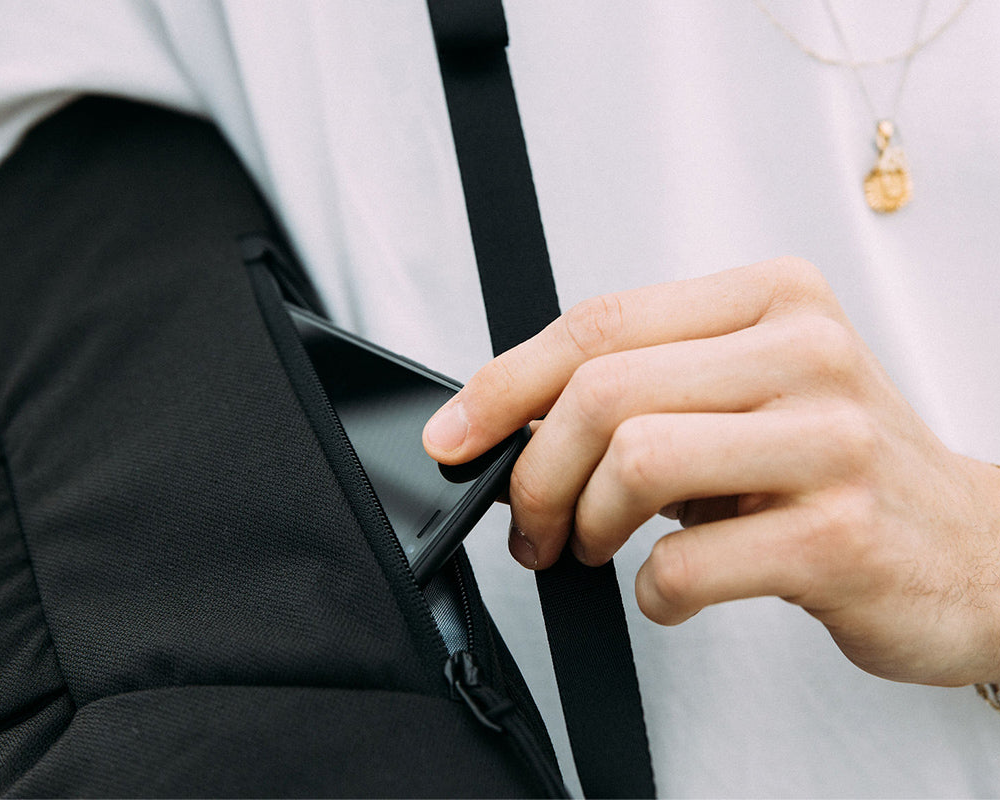 Carry Essentials Commuter Pack, black