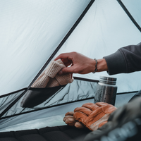 Innenfächer / Durchsichtige Mesh-Taschen im Zeltinneren für Organisation und Übersicht. 