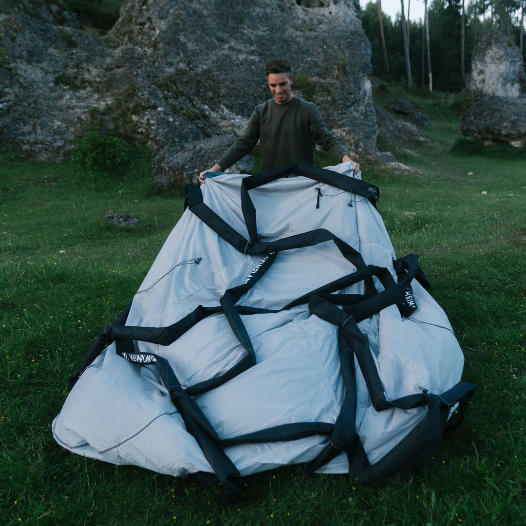 Das Zelt als Einheit/Keine lästigen Einzelteile - besonders bei Wind oder Dunkelheit vorteilhaft.
